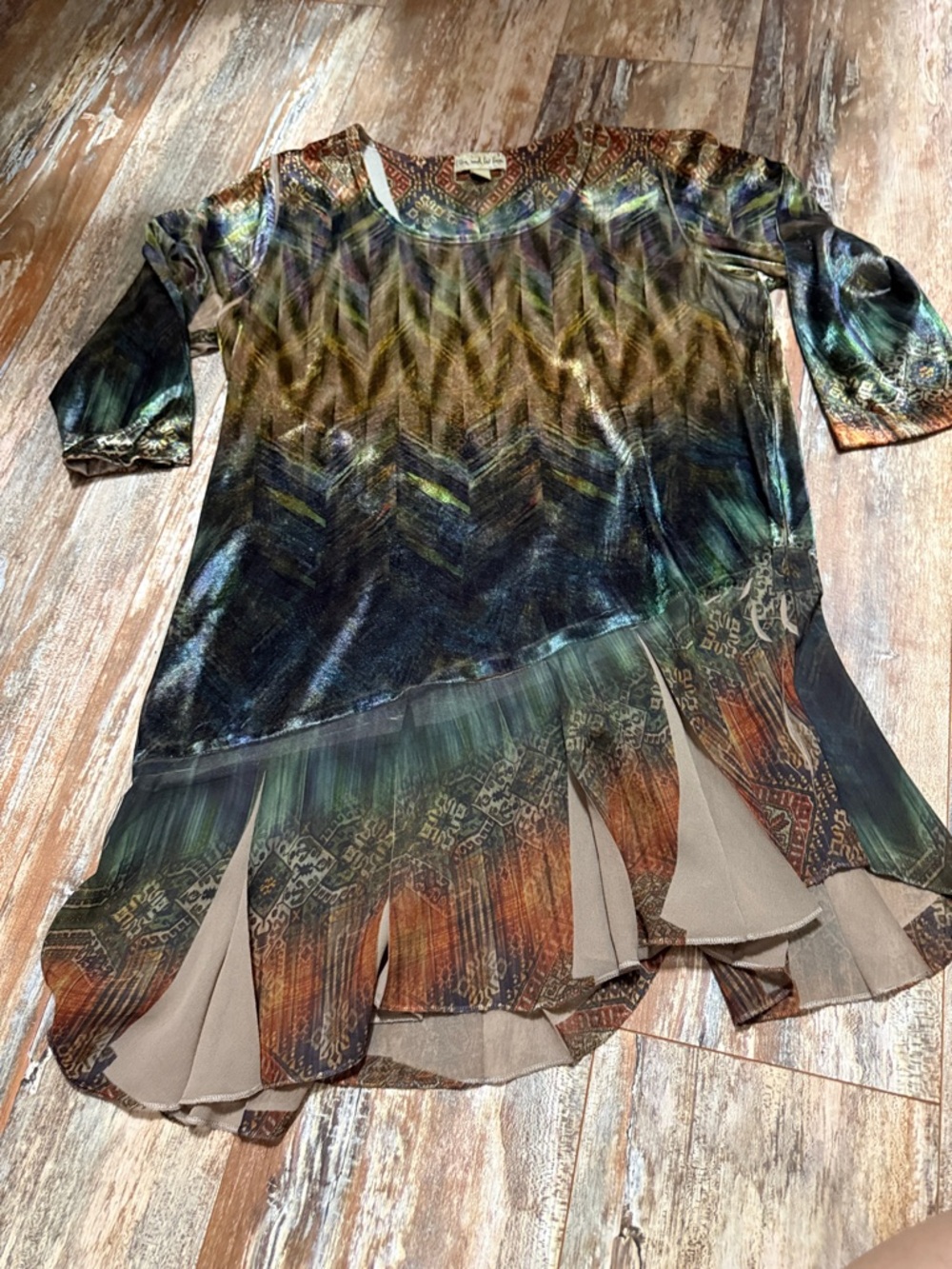 live and let live Metallic-Effect Pleated asymmetrical velveteen tunic top